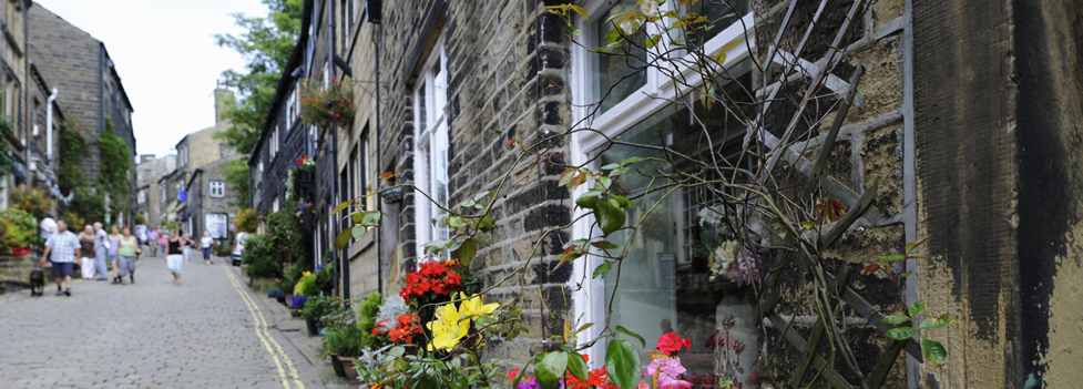 House-lined Cobbletone street - Haworth